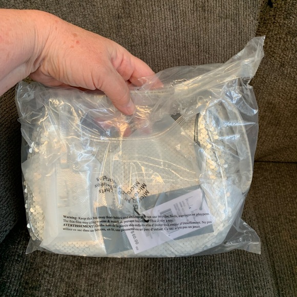 Nicole Miller Silver Sequin Small Faux Leather Purse NWT 🌴 - Picture 10 of 11